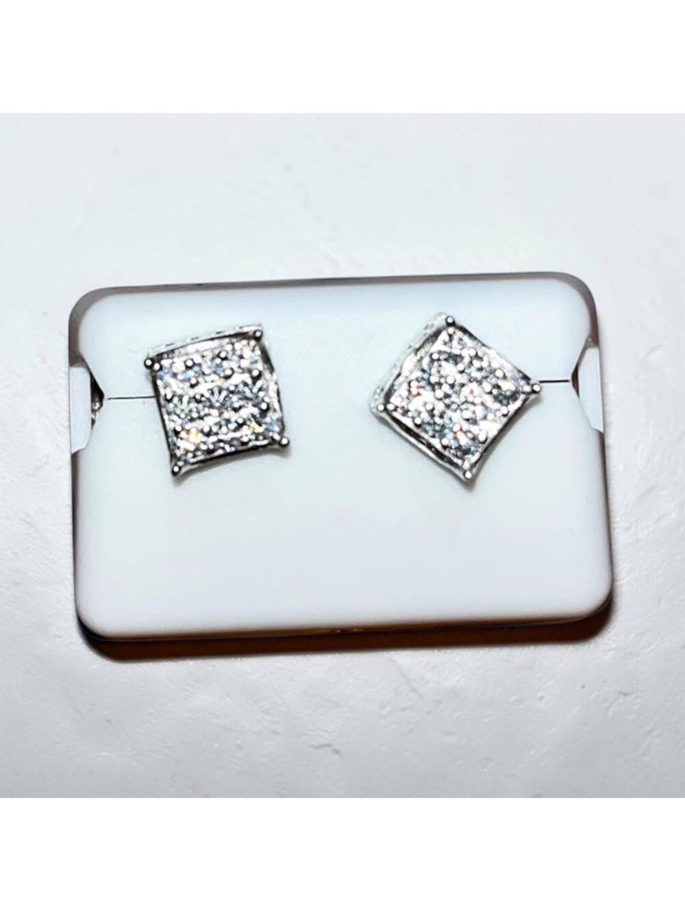 Moissanite, pure 925 sterling silver.